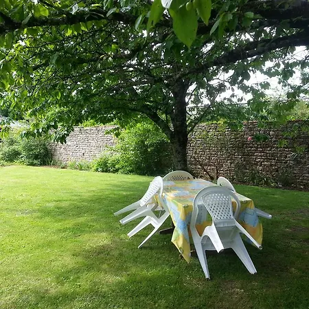 Les Roses Tremieres 펜션